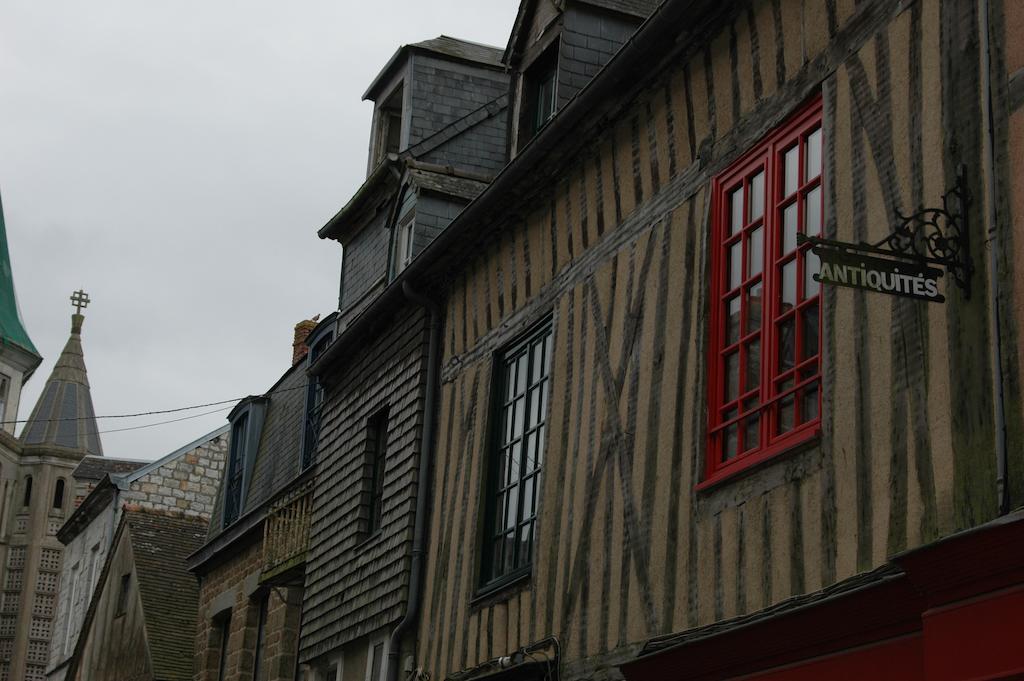 Domfront - Numero Cinq Bed & Breakfast *